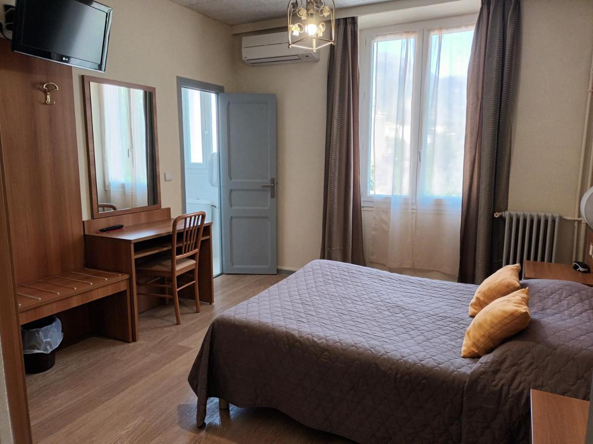 Hotel De La Paix Корт Экстерьер фото