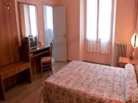 Hotel De La Paix Корт Экстерьер фото